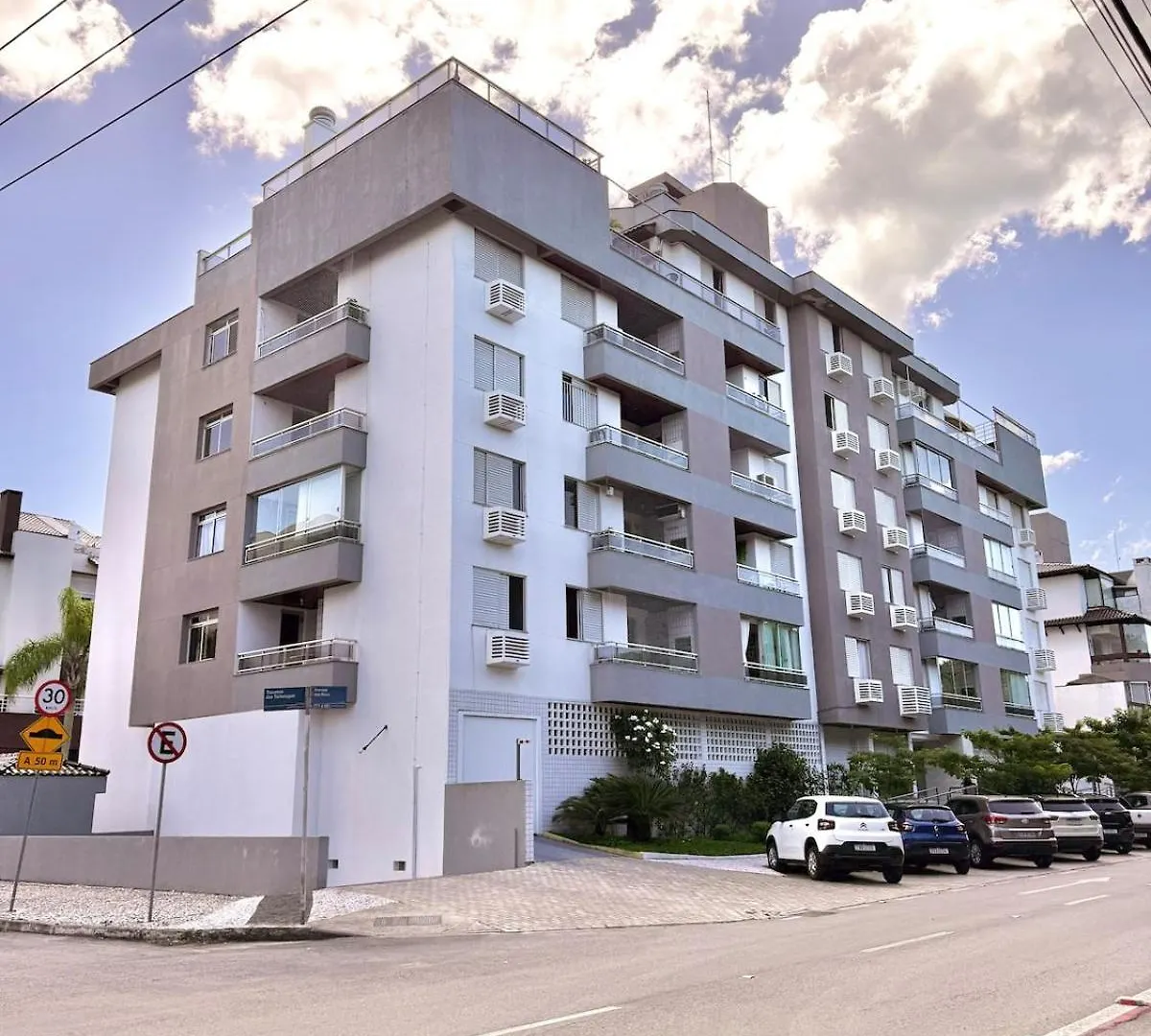 Apartament Ape Tropical | Open Shopping I Piscina I Garagem Florianópolis Brazylia